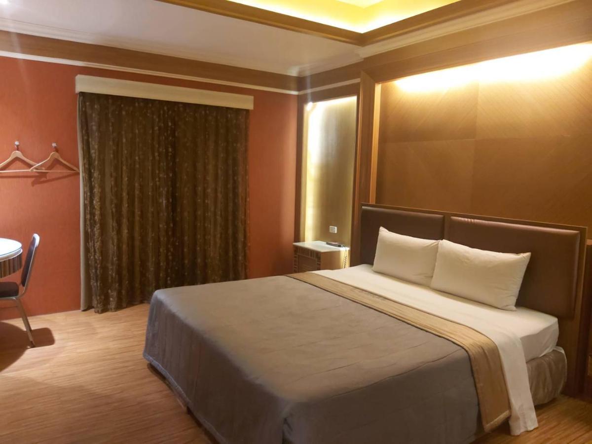 גאושיונג Chateau Motel מראה חיצוני תמונה