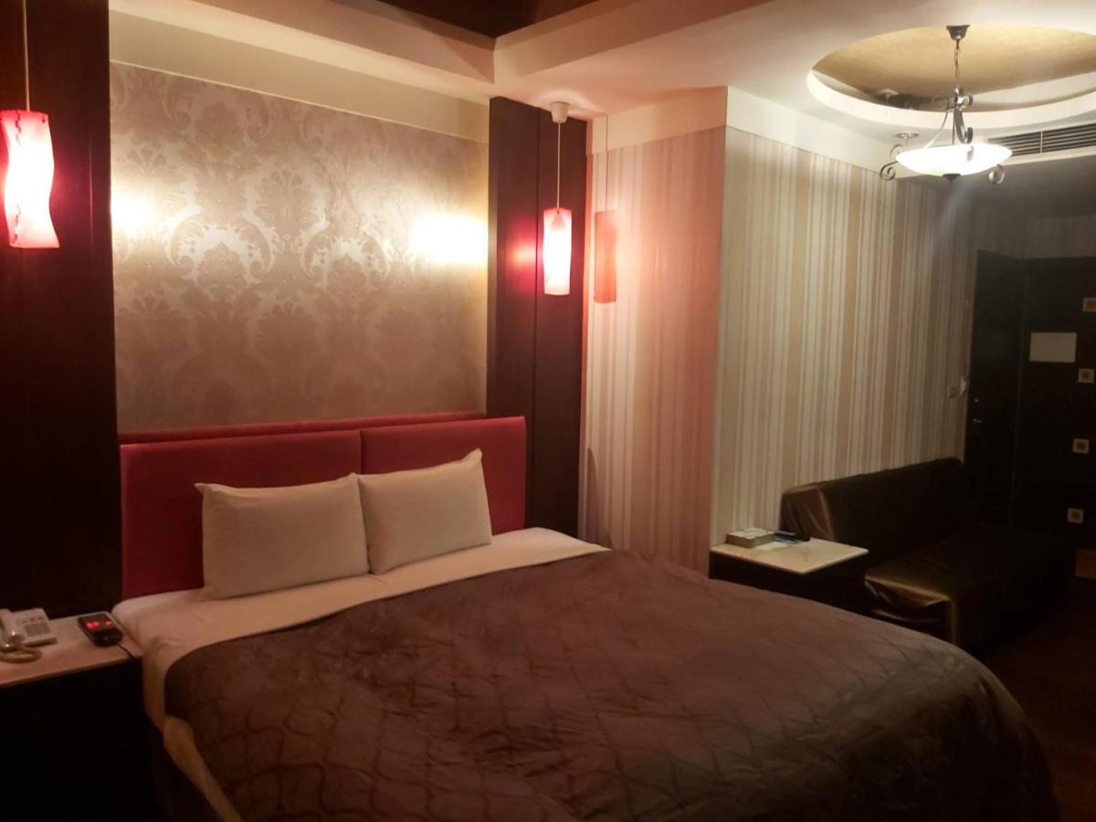 גאושיונג Chateau Motel מראה חיצוני תמונה