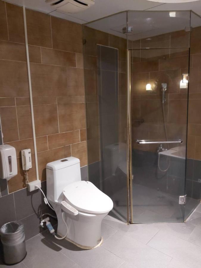 גאושיונג Chateau Motel מראה חיצוני תמונה