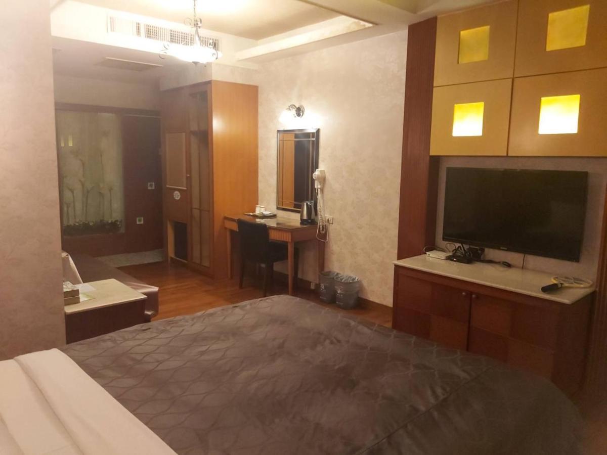 גאושיונג Chateau Motel מראה חיצוני תמונה